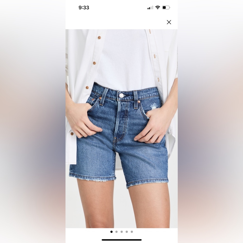 Levi’s 501 mid thigh denim shorts, size 26